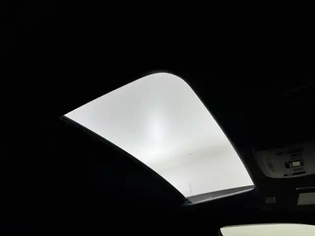 トヨタ クラウン ハイブリッド RS リミテッド 福岡県 2020(令2)年 7万km プレシャスブラックパール ムーンルーフ/純正ナビ／フルセグＴＶ　/バックカメラ　/ビルトインＥＴＣ２．０　/前方ドラレコ　/レーダークルコン　/トヨタセーフティセンス　/パーキングアシスト　/アクセル踏み間違い防止　/純正１８インチＡＷ　/ＬＥＤヘッドライト