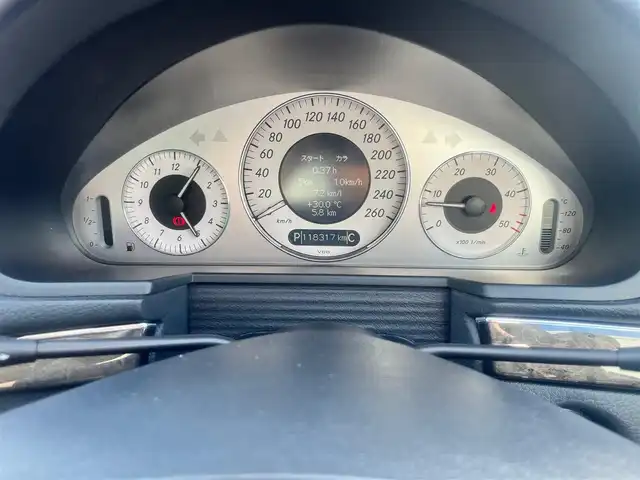 メルセデス・ベンツ Ｅ３２０ CDI アバンギャルド 島根県 2007(平19)年 11.9万km イリジウムシルバー 純正ナビ　/サンルーフ　/本革シート/ＥＴＣ　/運転席メモリーパワーシート　/前席シートヒーター　/スマートキー　/純正HIDヘッドライト　/純正17インチアルミホイール　/純正フロアマット
