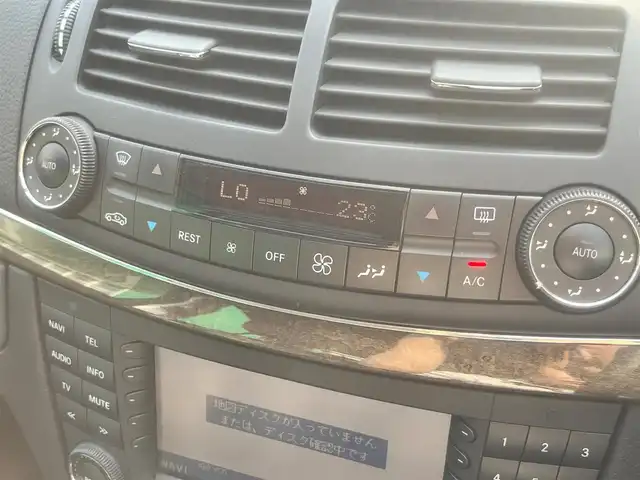 メルセデス・ベンツ Ｅ３２０ CDI アバンギャルド 島根県 2007(平19)年 11.9万km イリジウムシルバー 純正ナビ　/サンルーフ　/本革シート/ＥＴＣ　/運転席メモリーパワーシート　/前席シートヒーター　/スマートキー　/純正HIDヘッドライト　/純正17インチアルミホイール　/純正フロアマット