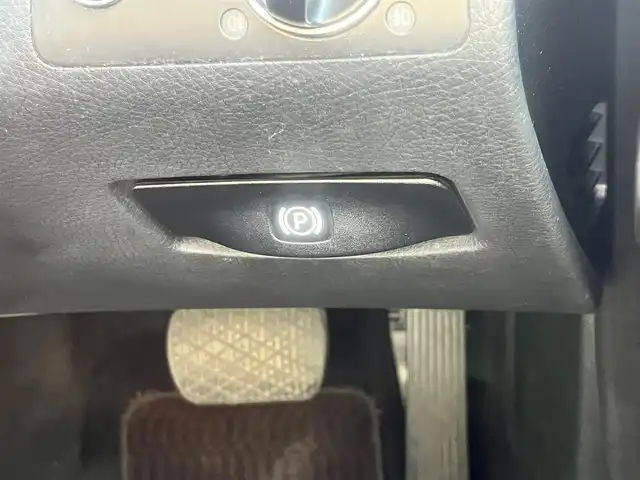 メルセデス・ベンツ Ｅ３２０ CDI アバンギャルド 島根県 2007(平19)年 11.9万km イリジウムシルバー 純正ナビ　/サンルーフ　/本革シート/ＥＴＣ　/運転席メモリーパワーシート　/前席シートヒーター　/スマートキー　/純正HIDヘッドライト　/純正17インチアルミホイール　/純正フロアマット