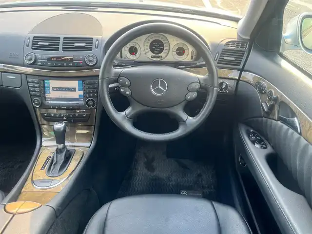 メルセデス・ベンツ Ｅ３２０ CDI アバンギャルド 島根県 2007(平19)年 11.9万km イリジウムシルバー 純正ナビ　/サンルーフ　/本革シート/ＥＴＣ　/運転席メモリーパワーシート　/前席シートヒーター　/スマートキー　/純正HIDヘッドライト　/純正17インチアルミホイール　/純正フロアマット