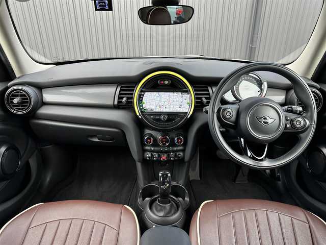 ＭＩＮＩ ミニ クーパー D 福島県 2020(令2)年 4.9万km ペッパー・ホワイト ワンオーナー/ペッパーパッケージ/インテリジェントセーフティ/コンフォートアシスト/パーキングアシスト/アンビエントライト/純正HDDナビ(BT/USB)/バックカメラ/純正15AW/ドライブレコーダー(前後)/ETC/アイドリングストップ/ユニオンジャックテール/LEDライト/オートライト/社外シートカバー付き(ブラウン)/取扱説明書/スペアキー