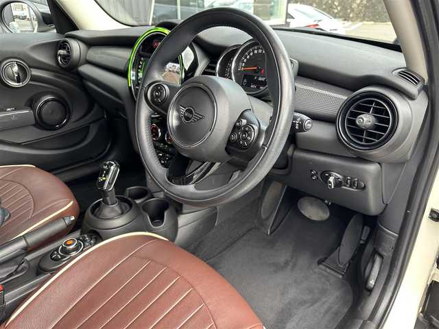 ＭＩＮＩ ミニ クーパー D 福島県 2020(令2)年 4.9万km ペッパー・ホワイト ワンオーナー/ペッパーパッケージ/インテリジェントセーフティ/コンフォートアシスト/パーキングアシスト/アンビエントライト/純正HDDナビ(BT/USB)/バックカメラ/純正15AW/ドライブレコーダー(前後)/ETC/アイドリングストップ/ユニオンジャックテール/LEDライト/オートライト/社外シートカバー付き(ブラウン)/取扱説明書/スペアキー
