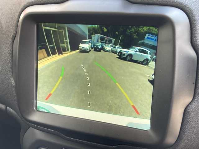 クライスラー・ジープ ジープ レネゲード リミテッド 長崎県 2023(令5)年 0.7万km 白 衝突被害軽減ブレーキ/レーダークルーズコントロール/レーンキープアシスト/ブラインドスポットモニター/オートディムハイビーム/メーカーOPナビ/・Bluetooth/・AM/FM/・USB/・AUX/バックカメラ/コーナーセンサー/電子パーキング/黒革シート/パワーシート・シートヒーター/アイドリングストップ/横すべり防止装置/LEDオートヘッドライト/ドライブレコーダー/ビルトインETC2.0/革巻きステアリング/ISOFIX/オールAutoPW
