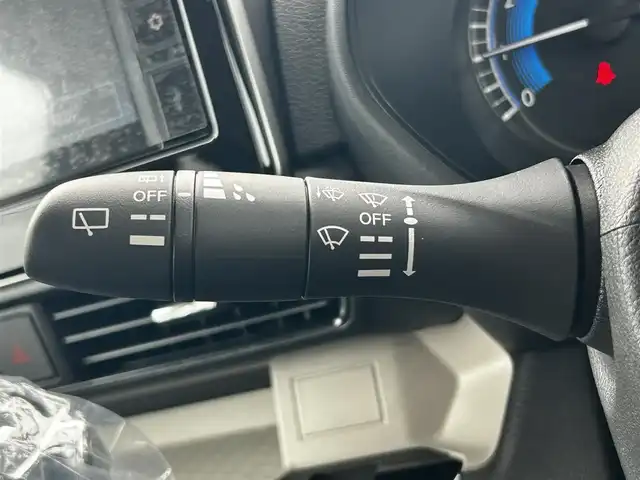 三菱 デリカミニ T プレミアム 福島県 2025(令7)年 0.1千km 緑Ⅱ T　PREMIUM　4WD　9型ディスプレイオーディオ（121/330）　サイドデカール（33/440）/4WD/純正ディスプレイオーディオ/360°カメラ/衝突被害軽減システム/車線逸脱警報/クルーズコントロール/ハーフレザーシート/両側パワースライドドア/横滑り防止装置/ETC/アイドリングストップ/LEDヘッドライト/フォグランプ/オートライト/ウィンカーミラー/電動格納ミラー/純正15インチAW/シートヒーター/シートリフター/ステアリングヒーター/プッシュスタート/スマートキー/フロアマット