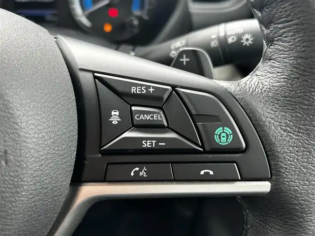 三菱 デリカミニ T プレミアム 福島県 2025(令7)年 0.1千km 緑Ⅱ T　PREMIUM　4WD　9型ディスプレイオーディオ（121/330）　サイドデカール（33/440）/4WD/純正ディスプレイオーディオ/360°カメラ/衝突被害軽減システム/車線逸脱警報/クルーズコントロール/ハーフレザーシート/両側パワースライドドア/横滑り防止装置/ETC/アイドリングストップ/LEDヘッドライト/フォグランプ/オートライト/ウィンカーミラー/電動格納ミラー/純正15インチAW/シートヒーター/シートリフター/ステアリングヒーター/プッシュスタート/スマートキー/フロアマット