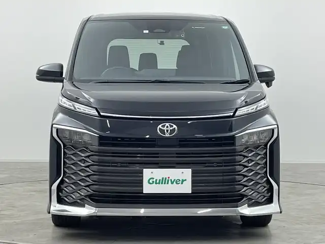 トヨタ ヴォクシー S－Z 群馬県 2023(令5)年 0.5万km グリッターブラックガラスフレーク 純正１０．５型ナビ　バックカメラ　フルセグＴＶ　両側電動スライドドア　衝突被害軽減ブレーキ　レーンアシスト　オートハイビーム　ＬＥＤヘッドライト　ＥＴＣ２．０　前後ドライブレコーダー　スマートキー