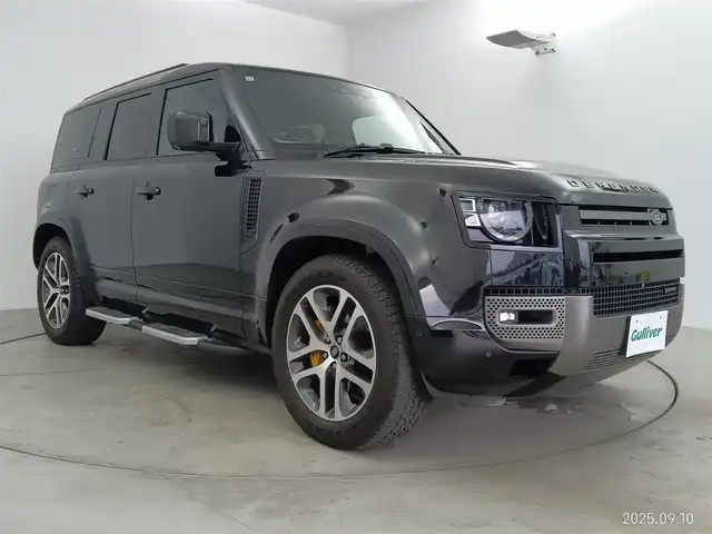ランドローバー ランドローバー ディフェンダー 110X 愛知県 2021(令3)年 5.2万km 黒 4WD/ディーゼル/ターボ/ファミリーパック/　　・3列シート/　　・空気清浄システム/エアサスペンションパック/　　・電子制御エアサスペンション/ドライバーズアシストパック　/　　・360°サラウンドカメラ/　　・レーンキープアシスト　　/　　・ブラインドスポットモニター/　　・エマージェンシーブレーキ/アダプティブオフロードクルーズコントロール/スライディングパノラミックルーフ/ルーフレール/急速クーラーボックス/置くだけ充電/デジタルインナーミラー/ドライブレコーダー/純正ナビ/　　Bluetooth/AndroidAuto/AppleCarPley/革巻きステアリング/ステアリングリモコン/パワーシート/シートポジションメモリ機能/シートヒーター/ベンチレーション/サイドステップ/純正LEDヘッドライト/フォグランプ/純正20インチアルミホイール/取扱説明書/保証書