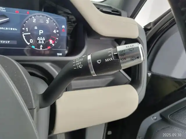 ランドローバー ランドローバー ディフェンダー 110X 愛知県 2021(令3)年 5.2万km 黒 4WD/ディーゼル/ターボ/ファミリーパック/　　・3列シート/　　・空気清浄システム/エアサスペンションパック/　　・電子制御エアサスペンション/ドライバーズアシストパック　/　　・360°サラウンドカメラ/　　・レーンキープアシスト　　/　　・ブラインドスポットモニター/　　・エマージェンシーブレーキ/アダプティブオフロードクルーズコントロール/スライディングパノラミックルーフ/ルーフレール/急速クーラーボックス/置くだけ充電/デジタルインナーミラー/ドライブレコーダー/純正ナビ/　　Bluetooth/AndroidAuto/AppleCarPley/革巻きステアリング/ステアリングリモコン/パワーシート/シートポジションメモリ機能/シートヒーター/ベンチレーション/サイドステップ/純正LEDヘッドライト/フォグランプ/純正20インチアルミホイール/取扱説明書/保証書