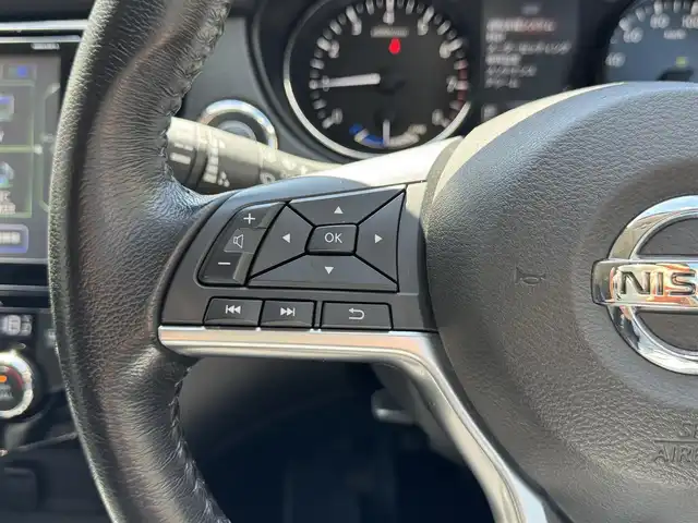 日産 エクストレイル ハイブリッド 20X 滋賀県 2019(令1)年 7.6万km ブリリアントホワイトパール 純正9インチナビ/CD/DVD/Bluetooth/AUX/FM/AM/フルセグテレビ/バックカメラ/サンルーフ/ETC/インテリジェントエマージェンシーブレーキ/・踏み間違い衝突防止アシスト/・LDW(車線逸脱警報)/・進入禁止標識認知システム/・フロント/バックソナー/LEDヘッドライト/オートライト/プッシュスタート /スマートキー