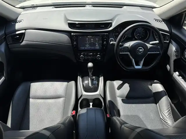 日産 エクストレイル ハイブリッド 20X 滋賀県 2019(令1)年 7.6万km ブリリアントホワイトパール 純正9インチナビ/CD/DVD/Bluetooth/AUX/FM/AM/フルセグテレビ/バックカメラ/サンルーフ/ETC/インテリジェントエマージェンシーブレーキ/・踏み間違い衝突防止アシスト/・LDW(車線逸脱警報)/・進入禁止標識認知システム/・フロント/バックソナー/LEDヘッドライト/オートライト/プッシュスタート /スマートキー