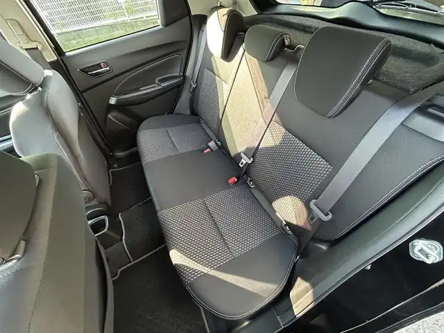 スズキ スイフト HYBRID RS 愛知県 2017(平29)年 6.5万km スーパーブラックパール 社外メモリナビ/フルセグテレビ/バックカメラ/アイドリングストップ/ウィンカーミラー/クルーズコントロール/ドアバイザー/プッシュスタート/ETC/レザーステアリング/パドルシフト/レーンキープ/衝突軽減ブレーキ