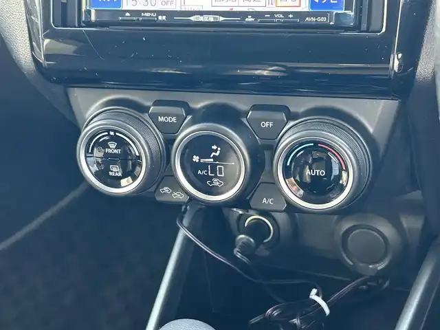 スズキ スイフト HYBRID RS 愛知県 2017(平29)年 6.5万km スーパーブラックパール 社外メモリナビ/フルセグテレビ/バックカメラ/アイドリングストップ/ウィンカーミラー/クルーズコントロール/ドアバイザー/プッシュスタート/ETC/レザーステアリング/パドルシフト/レーンキープ/衝突軽減ブレーキ