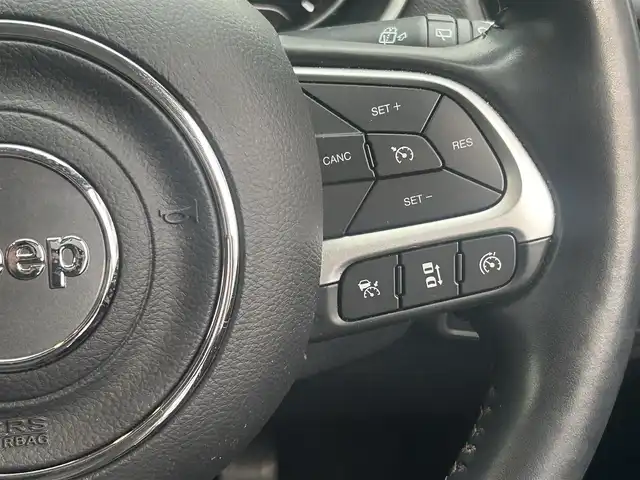 クライスラー・ジープ ジープ コンパス リミテッド 愛知県 2021(令3)年 3.1万km 黒 メーカーオプションナビ【Bluetooth USB AUX フルセグ】/４WD/アルパインサウンドシステム/バックカメラ/ETC2.0/パーキングアシスト/アダプティブクルーズコントロール/衝突被害軽減ブレーキ/レーンキープアシスト/ブラインドスポットモニター/スピードリミッター/クリアランスソナー/LEDヘッドライト/オートライト/フォグランプ/リアフォグランプ/ヘッドライトレベライザー/ステアリングリモコン/パワーシート/前席シートヒーター/AC100V/ルーフレール/純正フロアマット/純正アルミホイール