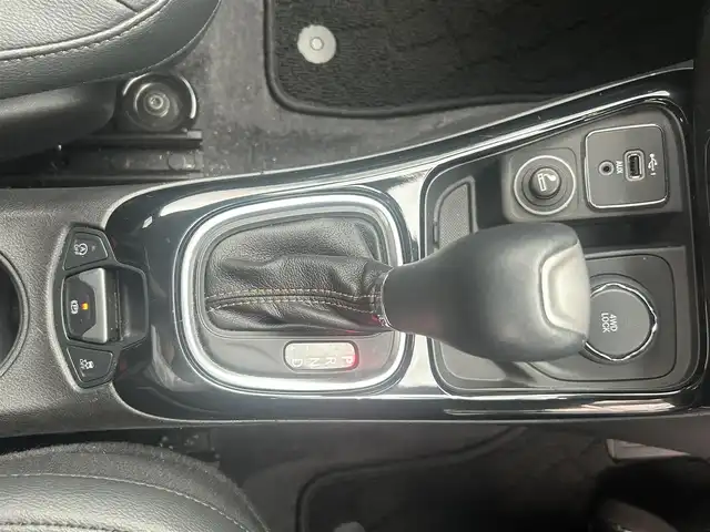 クライスラー・ジープ ジープ コンパス リミテッド 愛知県 2021(令3)年 3.1万km 黒 メーカーオプションナビ【Bluetooth USB AUX フルセグ】/４WD/アルパインサウンドシステム/バックカメラ/ETC2.0/パーキングアシスト/アダプティブクルーズコントロール/衝突被害軽減ブレーキ/レーンキープアシスト/ブラインドスポットモニター/スピードリミッター/クリアランスソナー/LEDヘッドライト/オートライト/フォグランプ/リアフォグランプ/ヘッドライトレベライザー/ステアリングリモコン/パワーシート/前席シートヒーター/AC100V/ルーフレール/純正フロアマット/純正アルミホイール
