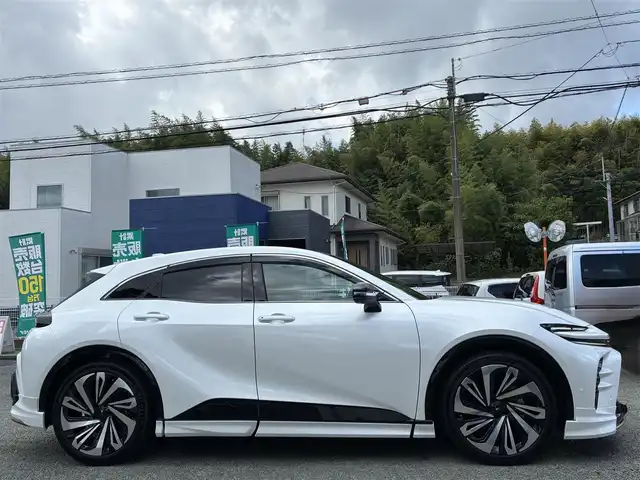 トヨタ クラウン スポーツ Z 熊本県 2024(令6)年 0.1万km プレシャスホワイトパール ワンオーナー/パノラマルーフ/モデリスタエアロ（F.S.R）/純正ナビ機能付きディスプレーオーディオ/【フルセグTV/Bluetooth】/全方囲カメラ/バックカメラ/デジタルインナーミラー/トヨタチームメイト/アドバンストパーク/レーダークルーズコントロール/衝突被害軽減システム/ヘッドアップディスプレイ/コーナーセンサー/純正21インチAW/ビルトインETC2.0/オートLEDヘッドライト/オートハイビーム/ウィンカーミラー/黒革シート/前席シートヒーター/エアシート/ステアリングヒーター/ワイヤレス充電器/プッシュスタート/ステアリングスイッチ/純正フロアマット/純正ドアバイザー/横滑り防止/盗難防止装置/保証書/取扱説明書