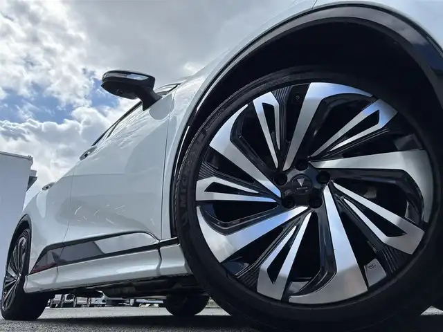 トヨタ クラウン スポーツ Z 熊本県 2024(令6)年 0.1万km プレシャスホワイトパール ワンオーナー/パノラマルーフ/モデリスタエアロ（F.S.R）/純正ナビ機能付きディスプレーオーディオ/【フルセグTV/Bluetooth】/全方囲カメラ/バックカメラ/デジタルインナーミラー/トヨタチームメイト/アドバンストパーク/レーダークルーズコントロール/衝突被害軽減システム/ヘッドアップディスプレイ/コーナーセンサー/純正21インチAW/ビルトインETC2.0/オートLEDヘッドライト/オートハイビーム/ウィンカーミラー/黒革シート/前席シートヒーター/エアシート/ステアリングヒーター/ワイヤレス充電器/プッシュスタート/ステアリングスイッチ/純正フロアマット/純正ドアバイザー/横滑り防止/盗難防止装置/保証書/取扱説明書