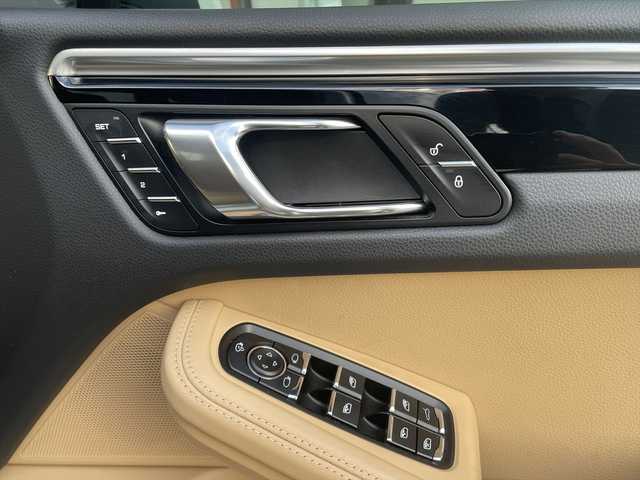 ポルシェ マカン S 和歌山県 2019(平31)年 4.8万km 白 ベージュ革 /LDW /ナビ /Bカメラ /ワンオーナー /オートテールゲート /パワーシート /シートヒーター /サイドカメラ /アイドリングストップ /純18incAW /パドルシフト /CD /DVD /Bluetoothオーディオ /HIDライト /ETC