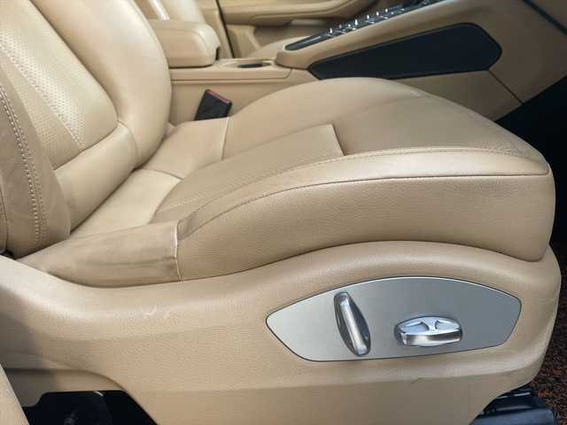 ポルシェ マカン S 和歌山県 2019(平31)年 4.8万km 白 ベージュ革 /LDW /ナビ /Bカメラ /ワンオーナー /オートテールゲート /パワーシート /シートヒーター /サイドカメラ /アイドリングストップ /純18incAW /パドルシフト /CD /DVD /Bluetoothオーディオ /HIDライト /ETC