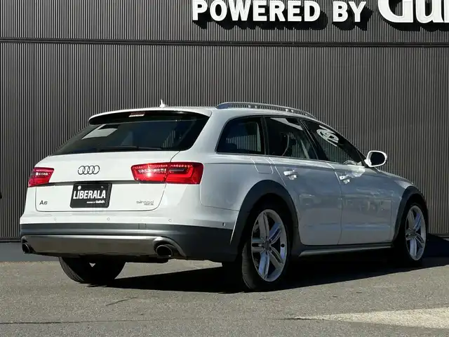アウディ Ａ６ オールロードクワトロ 長野県 2015(平27)年 4.6万km パール ４ＷＤ/　当店買取車両/　エアサス/　ＢＯＳＥサウンド/　クルーズコントロール/　パワーシート/　シートヒーター/　黒革シート/　オートライト/　オートハイビーム/　ＥＴＣ/　ダウンヒルアシスト/　オートホールド/　純正ナビ/　エンジンスタートボタン