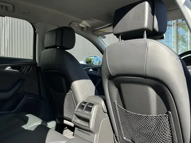 アウディ Ａ６ オールロードクワトロ 長野県 2015(平27)年 4.6万km パール ４ＷＤ/　当店買取車両/　エアサス/　ＢＯＳＥサウンド/　クルーズコントロール/　パワーシート/　シートヒーター/　黒革シート/　オートライト/　オートハイビーム/　ＥＴＣ/　ダウンヒルアシスト/　オートホールド/　純正ナビ/　エンジンスタートボタン