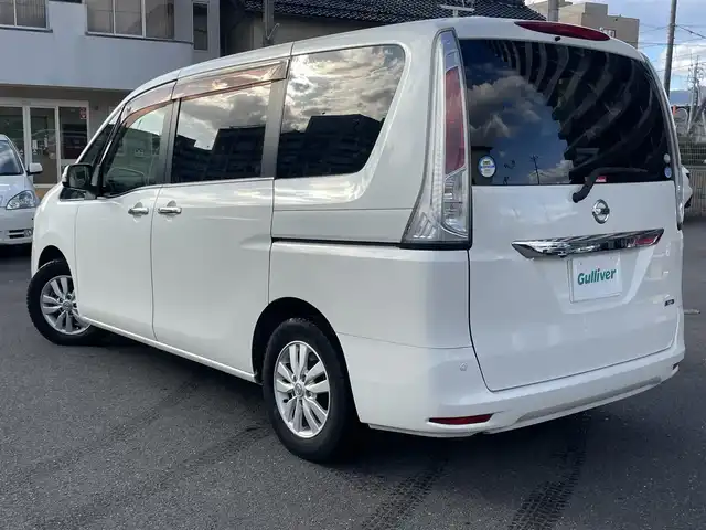 日産 セレナ 20G 島根県 2012(平24)年 11.1万km ブリリアントホワイトパール 純正ナビ　/ＤＶＤ再生　/ＥＴＣ　/クルーズコントロール　/全方位カメラ　/前後コーナーセンサー　/両側パワースライドドア　/後席モニター　/スマートキー　/プッシュスタート　/純正フロアマット