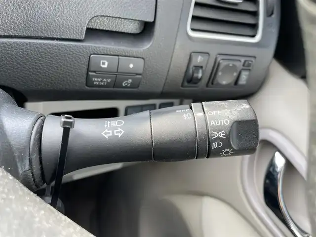 日産 セレナ 20G 島根県 2012(平24)年 11.1万km ブリリアントホワイトパール 純正ナビ　/ＤＶＤ再生　/ＥＴＣ　/クルーズコントロール　/全方位カメラ　/前後コーナーセンサー　/両側パワースライドドア　/後席モニター　/スマートキー　/プッシュスタート　/純正フロアマット