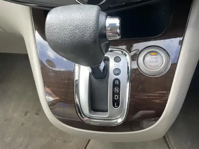 日産 セレナ 20G 島根県 2012(平24)年 11.1万km ブリリアントホワイトパール 純正ナビ　/ＤＶＤ再生　/ＥＴＣ　/クルーズコントロール　/全方位カメラ　/前後コーナーセンサー　/両側パワースライドドア　/後席モニター　/スマートキー　/プッシュスタート　/純正フロアマット