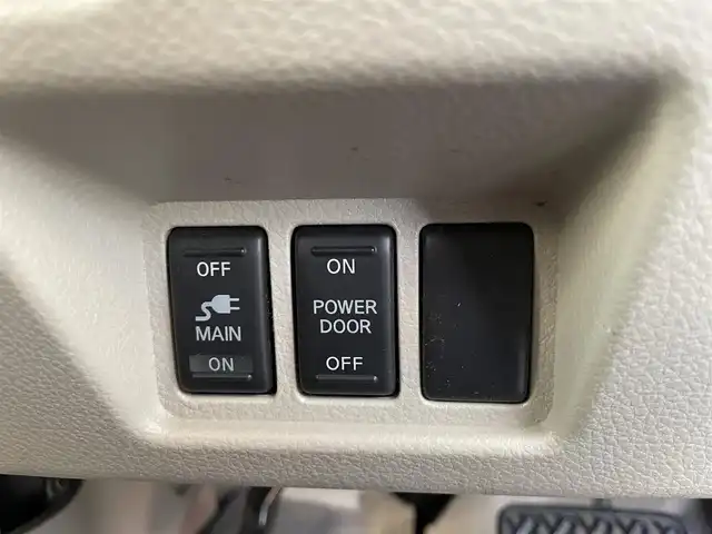 日産 セレナ 20G 島根県 2012(平24)年 11.1万km ブリリアントホワイトパール 純正ナビ　/ＤＶＤ再生　/ＥＴＣ　/クルーズコントロール　/全方位カメラ　/前後コーナーセンサー　/両側パワースライドドア　/後席モニター　/スマートキー　/プッシュスタート　/純正フロアマット