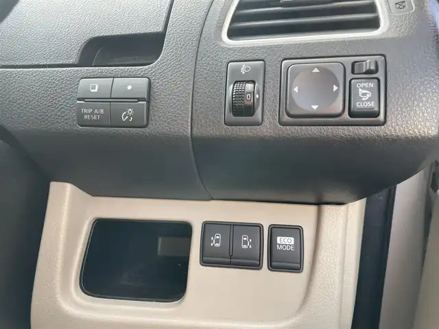 日産 セレナ 20G 島根県 2012(平24)年 11.1万km ブリリアントホワイトパール 純正ナビ　/ＤＶＤ再生　/ＥＴＣ　/クルーズコントロール　/全方位カメラ　/前後コーナーセンサー　/両側パワースライドドア　/後席モニター　/スマートキー　/プッシュスタート　/純正フロアマット