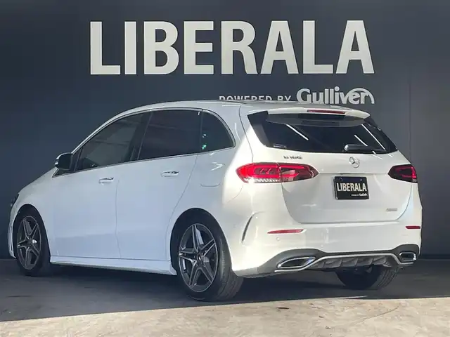 メルセデス・ベンツ Ｂ１８０ AMGライン 群馬県 2020(令2)年 4.3万km ポーラホワイト ワンオーナー /レーダーセーフティ パッケージ/純正ナビ/バックカメラ/コーナーセンサー/マルチビームLEDヘッドライト/ハーフレザーシート/シートヒーター/フルセグTV/ETC2.0/純正18インチAW/スマートキー /BT/USB/純正フロアマット/禁煙車/電動リアゲート