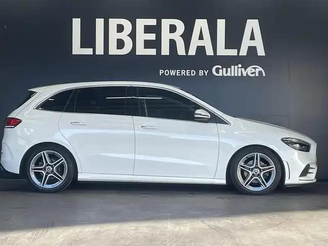 メルセデス・ベンツ Ｂ１８０ AMGライン 群馬県 2020(令2)年 4.3万km ポーラホワイト ワンオーナー /レーダーセーフティ パッケージ/純正ナビ/バックカメラ/コーナーセンサー/マルチビームLEDヘッドライト/ハーフレザーシート/シートヒーター/フルセグTV/ETC2.0/純正18インチAW/スマートキー /BT/USB/純正フロアマット/禁煙車/電動リアゲート