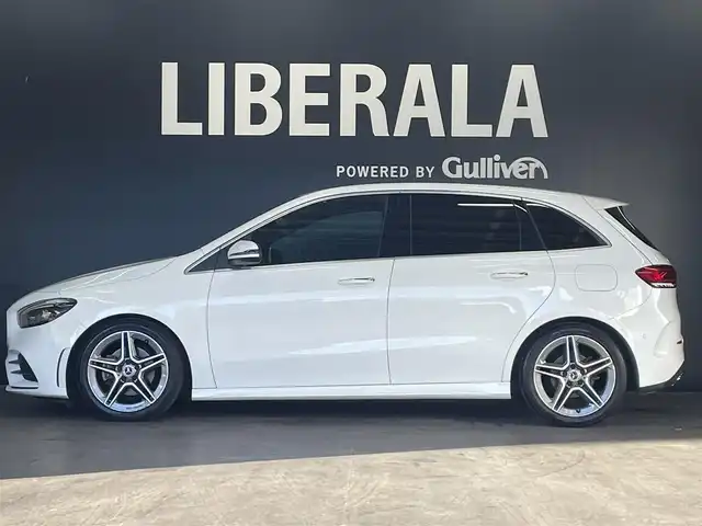 メルセデス・ベンツ Ｂ１８０ AMGライン 群馬県 2020(令2)年 4.3万km ポーラホワイト ワンオーナー /レーダーセーフティ パッケージ/純正ナビ/バックカメラ/コーナーセンサー/マルチビームLEDヘッドライト/ハーフレザーシート/シートヒーター/フルセグTV/ETC2.0/純正18インチAW/スマートキー /BT/USB/純正フロアマット/禁煙車/電動リアゲート