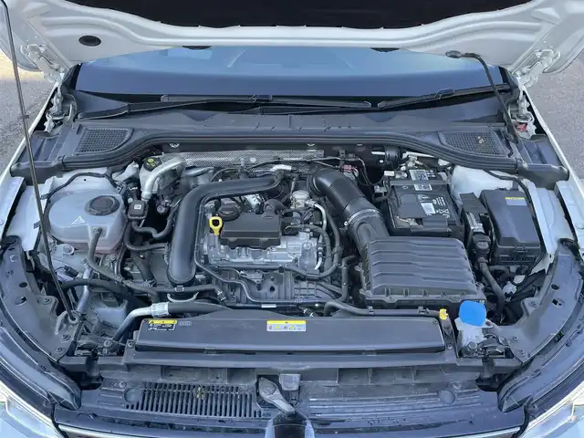 フォルクスワーゲン ＶＷ ゴルフ eTSI アクティブ 群馬県 2021(令3)年 4.7万km ピュアホワイト 純正ナビ　/フルセグ・Ｂｌｕｅｔｏｏｔｈ・スマホ接続　/バックカメラ　/ドラレコ　/純正ＡＷ付サマータイヤあり　/スマートキー２本　/パドルシフト　/衝突軽減ブレーキ　/レーンアシスト　/ヘッドアップディスプレイ