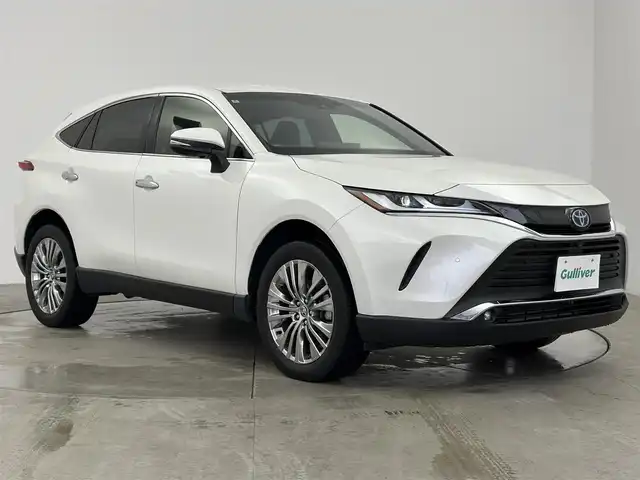 トヨタ ハリアー ハイブリッド Z 愛知県 2020(令2)年 2万km ホワイトパールクリスタルシャイン JBLサウンド/ワイヤレス充電/純正12.3インチディスプレイオーディオ/アラウンドビューモニター/フルセグTV/トヨタセーフティセンス/衝突被害軽減システム/レーダークルーズコントロール/横滑り防止装置/コーナーセンサー/レーンキープアシスト/ブラインドスポットモニター/オートライト/オートマチックハイビーム/LEDヘッドライト/LEDフォグライト/デジタルインナーミラー/パワーバックドア/ETC2.0/電動パワーシート/純正19インチアルミホイール/社外フロアマット/ヘッドアップディスプレイ/プッシュスタート/スマートキー/スペアキー