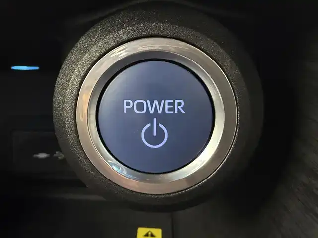 トヨタ ハリアー ハイブリッド Z 愛知県 2020(令2)年 2万km ホワイトパールクリスタルシャイン JBLサウンド/ワイヤレス充電/純正12.3インチディスプレイオーディオ/アラウンドビューモニター/フルセグTV/トヨタセーフティセンス/衝突被害軽減システム/レーダークルーズコントロール/横滑り防止装置/コーナーセンサー/レーンキープアシスト/ブラインドスポットモニター/オートライト/オートマチックハイビーム/LEDヘッドライト/LEDフォグライト/デジタルインナーミラー/パワーバックドア/ETC2.0/電動パワーシート/純正19インチアルミホイール/社外フロアマット/ヘッドアップディスプレイ/プッシュスタート/スマートキー/スペアキー