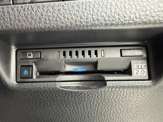 トヨタ ハリアー ハイブリッド Z 愛知県 2020(令2)年 2万km ホワイトパールクリスタルシャイン JBLサウンド/ワイヤレス充電/純正12.3インチディスプレイオーディオ/アラウンドビューモニター/フルセグTV/トヨタセーフティセンス/衝突被害軽減システム/レーダークルーズコントロール/横滑り防止装置/コーナーセンサー/レーンキープアシスト/ブラインドスポットモニター/オートライト/オートマチックハイビーム/LEDヘッドライト/LEDフォグライト/デジタルインナーミラー/パワーバックドア/ETC2.0/電動パワーシート/純正19インチアルミホイール/社外フロアマット/ヘッドアップディスプレイ/プッシュスタート/スマートキー/スペアキー