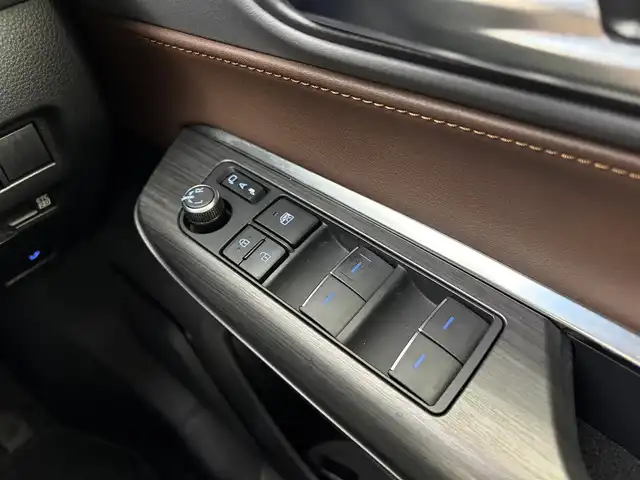 トヨタ ハリアー ハイブリッド Z 愛知県 2020(令2)年 2万km ホワイトパールクリスタルシャイン JBLサウンド/ワイヤレス充電/純正12.3インチディスプレイオーディオ/アラウンドビューモニター/フルセグTV/トヨタセーフティセンス/衝突被害軽減システム/レーダークルーズコントロール/横滑り防止装置/コーナーセンサー/レーンキープアシスト/ブラインドスポットモニター/オートライト/オートマチックハイビーム/LEDヘッドライト/LEDフォグライト/デジタルインナーミラー/パワーバックドア/ETC2.0/電動パワーシート/純正19インチアルミホイール/社外フロアマット/ヘッドアップディスプレイ/プッシュスタート/スマートキー/スペアキー