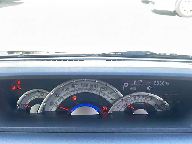 ダイハツ ウェイク X SA 熊本県 2014(平26)年 7万km ブラックマイカメタリック (株)IDOMが運営する【じしゃロン熊本店】の自社ローン対象車両になります。こちらは現金ご利用時の価格です。/自社ローンご希望の方は別途その旨お申付け下さい。/社外ナビ　/バックカメラ　/片側パワースライドドア　/ＥＴＣ　/スマートアシスト　/アイドリングストップ　/ＬＥＤヘッドライト　/Ｗ＋サイドエアバッグ　/ステアリングスイッチ　/オートライト　/プッシュスタート