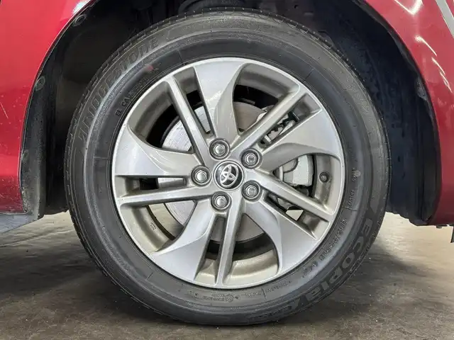 トヨタ シエンタ ハイブリッド G 三重県 2020(令2)年 5.6万km ブラックマイカ/センシュアルレッドマイカ ハイブリッド/FF/インパネCVT/純正 7インチナビ NSZT-W68T/（AM/FM/CD/DVD/TV/SD/SDREC/Bluetooth）/バックガイドモニター/両側パワースライドドア/ドライブレコーダー 前後/ビルトイン ETC/Toyota Safety Sense/・プリクラッシュセーフティ［PCS］/・レーンディパーチャーアラート［LDA］/・オートハイビーム［AHB］/・先行車発進告知機能/・インテリジェントクリアランスソナー［パーキングサポートブレーキ（静止物）］/など/装備/・オートエアコン/・LEDヘッドランプ/・ステアリングスイッチ/・充電用USBジャックx2/・電動格納ドアミラー/・プッシュスタート/・スマートキーx2/・【OP】純正 15inAW/・保/取/ナビ取/など