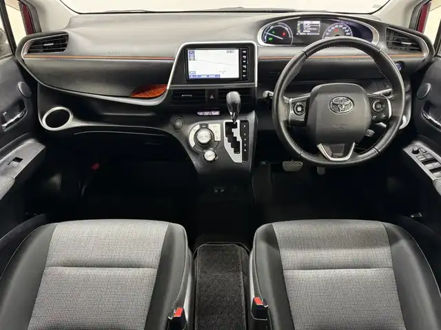 トヨタ シエンタ ハイブリッド G 三重県 2020(令2)年 5.6万km ブラックマイカ/センシュアルレッドマイカ ハイブリッド/FF/インパネCVT/純正 7インチナビ NSZT-W68T/（AM/FM/CD/DVD/TV/SD/SDREC/Bluetooth）/バックガイドモニター/両側パワースライドドア/ドライブレコーダー 前後/ビルトイン ETC/Toyota Safety Sense/・プリクラッシュセーフティ［PCS］/・レーンディパーチャーアラート［LDA］/・オートハイビーム［AHB］/・先行車発進告知機能/・インテリジェントクリアランスソナー［パーキングサポートブレーキ（静止物）］/など/装備/・オートエアコン/・LEDヘッドランプ/・ステアリングスイッチ/・充電用USBジャックx2/・電動格納ドアミラー/・プッシュスタート/・スマートキーx2/・【OP】純正 15inAW/・保/取/ナビ取/など