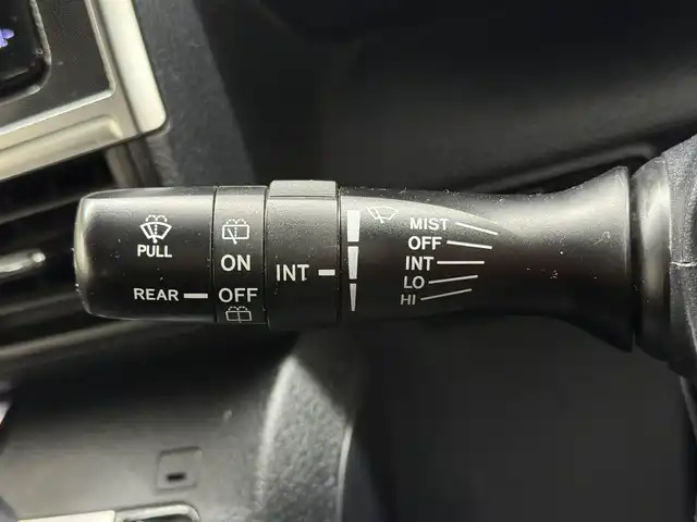 トヨタ シエンタ ハイブリッド G 三重県 2020(令2)年 5.6万km ブラックマイカ/センシュアルレッドマイカ ハイブリッド/FF/インパネCVT/純正 7インチナビ NSZT-W68T/（AM/FM/CD/DVD/TV/SD/SDREC/Bluetooth）/バックガイドモニター/両側パワースライドドア/ドライブレコーダー 前後/ビルトイン ETC/Toyota Safety Sense/・プリクラッシュセーフティ［PCS］/・レーンディパーチャーアラート［LDA］/・オートハイビーム［AHB］/・先行車発進告知機能/・インテリジェントクリアランスソナー［パーキングサポートブレーキ（静止物）］/など/装備/・オートエアコン/・LEDヘッドランプ/・ステアリングスイッチ/・充電用USBジャックx2/・電動格納ドアミラー/・プッシュスタート/・スマートキーx2/・【OP】純正 15inAW/・保/取/ナビ取/など