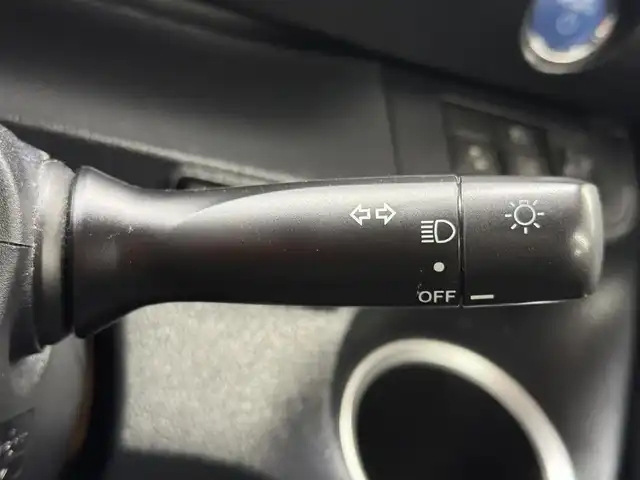 トヨタ シエンタ ハイブリッド G 三重県 2020(令2)年 5.6万km ブラックマイカ/センシュアルレッドマイカ ハイブリッド/FF/インパネCVT/純正 7インチナビ NSZT-W68T/（AM/FM/CD/DVD/TV/SD/SDREC/Bluetooth）/バックガイドモニター/両側パワースライドドア/ドライブレコーダー 前後/ビルトイン ETC/Toyota Safety Sense/・プリクラッシュセーフティ［PCS］/・レーンディパーチャーアラート［LDA］/・オートハイビーム［AHB］/・先行車発進告知機能/・インテリジェントクリアランスソナー［パーキングサポートブレーキ（静止物）］/など/装備/・オートエアコン/・LEDヘッドランプ/・ステアリングスイッチ/・充電用USBジャックx2/・電動格納ドアミラー/・プッシュスタート/・スマートキーx2/・【OP】純正 15inAW/・保/取/ナビ取/など