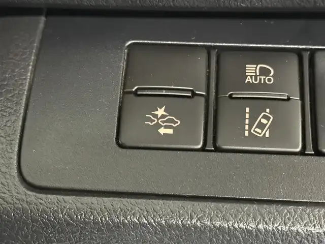 トヨタ シエンタ ハイブリッド G 三重県 2020(令2)年 5.6万km ブラックマイカ/センシュアルレッドマイカ ハイブリッド/FF/インパネCVT/純正 7インチナビ NSZT-W68T/（AM/FM/CD/DVD/TV/SD/SDREC/Bluetooth）/バックガイドモニター/両側パワースライドドア/ドライブレコーダー 前後/ビルトイン ETC/Toyota Safety Sense/・プリクラッシュセーフティ［PCS］/・レーンディパーチャーアラート［LDA］/・オートハイビーム［AHB］/・先行車発進告知機能/・インテリジェントクリアランスソナー［パーキングサポートブレーキ（静止物）］/など/装備/・オートエアコン/・LEDヘッドランプ/・ステアリングスイッチ/・充電用USBジャックx2/・電動格納ドアミラー/・プッシュスタート/・スマートキーx2/・【OP】純正 15inAW/・保/取/ナビ取/など