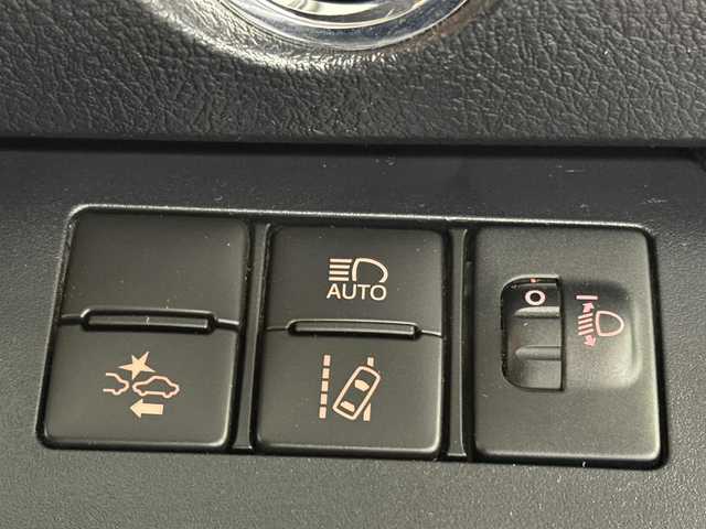 トヨタ シエンタ ハイブリッド G 三重県 2020(令2)年 5.6万km ブラックマイカ/センシュアルレッドマイカ ハイブリッド/FF/インパネCVT/純正 7インチナビ NSZT-W68T/（AM/FM/CD/DVD/TV/SD/SDREC/Bluetooth）/バックガイドモニター/両側パワースライドドア/ドライブレコーダー 前後/ビルトイン ETC/Toyota Safety Sense/・プリクラッシュセーフティ［PCS］/・レーンディパーチャーアラート［LDA］/・オートハイビーム［AHB］/・先行車発進告知機能/・インテリジェントクリアランスソナー［パーキングサポートブレーキ（静止物）］/など/装備/・オートエアコン/・LEDヘッドランプ/・ステアリングスイッチ/・充電用USBジャックx2/・電動格納ドアミラー/・プッシュスタート/・スマートキーx2/・【OP】純正 15inAW/・保/取/ナビ取/など