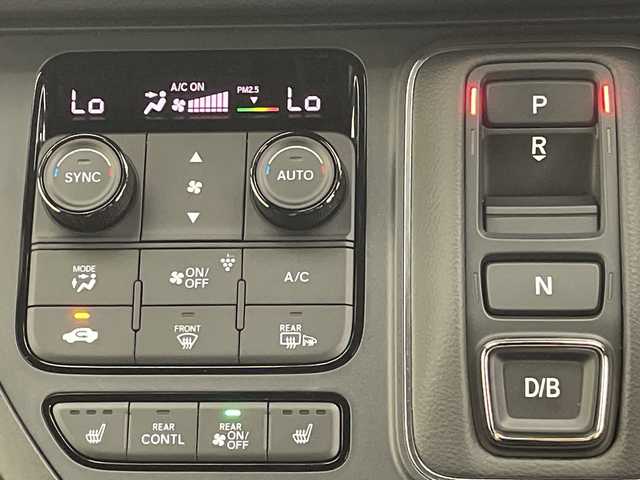 ホンダ ステップワゴン スパーダ eHEV 愛知県 2025(令7)年 0.1万km クリスタルブラックパール 11インチナビ/Bluetooth/ホンダセンシング /レーダークルーズコントロール/パドルシフト/オートライト/LEDライト/シートヒーター（D/N）/両側パワースライドドア/パワーバックドア/スマートキー