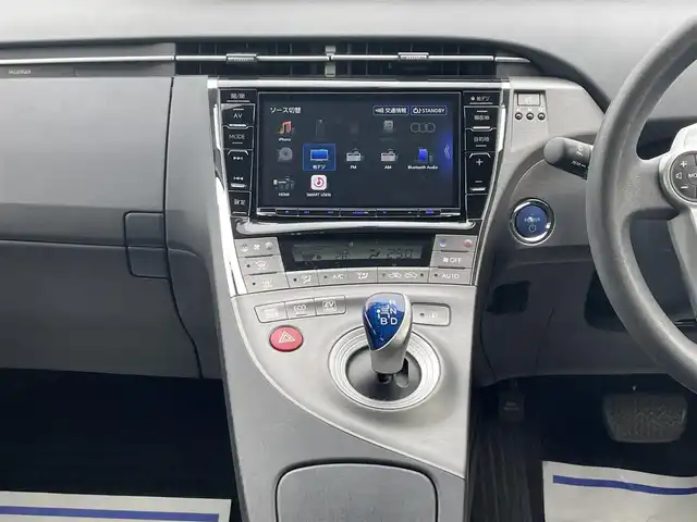 トヨタ プリウス S 佐賀県 2012(平24)年 6.9万km ホワイトパールクリスタルシャイン （株）IDOMが運営する【じしゃロン佐賀店】の自社ローン専用車両になります。/こちらは現金またはオートローンご利用時の価格です。自社ローンご希望の方は別途その旨お申し付けください。/・アルパイン８インチＳＤナビ/フルセグ/ＢＴ　/・バックカメラ/・ETC