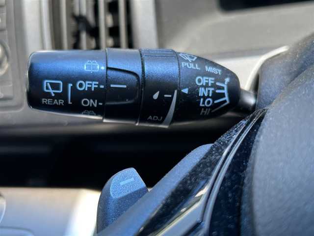 ホンダ ステップワゴン スパーダ Z クールスピリット 愛知県 2011(平23)年 12.8万km プレミアムホワイトパール HDDナビ/（AM/FM/CD/DVD)/ワンセグTV/バックカメラ/後席フリップダウンモニター/純正16インチAW/両側パワースライドドア/ETC/HIDヘッドライト/フォグランプ/革巻きステアリング/ステアリングスィッチ/ウィンカードアミラー/ドアバイザー/フロアマット
