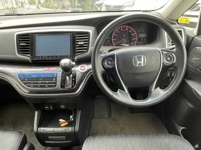 ホンダ オデッセイ アブソルート 福岡県 2014(平26)年 9.7万km ホワイトオーキッドパール 純正ナビ【VXM-145VFEi】/フリップダウンモニター/ETC/シティブレーキアクティブシステム/横滑り防止装置/コーナーセンサー/アイドリングストップ/ISOFIX/ウィンカーミラー/クルーズコントロール/ドアバイザー/プッシュスタート/両側パワースライドドア