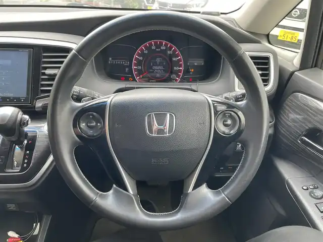 ホンダ オデッセイ アブソルート 福岡県 2014(平26)年 9.7万km ホワイトオーキッドパール 純正ナビ【VXM-145VFEi】/フリップダウンモニター/ETC/シティブレーキアクティブシステム/横滑り防止装置/コーナーセンサー/アイドリングストップ/ISOFIX/ウィンカーミラー/クルーズコントロール/ドアバイザー/プッシュスタート/両側パワースライドドア